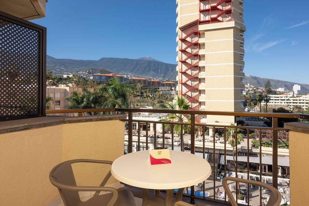 GF Noelia Studio (2 adults) 4