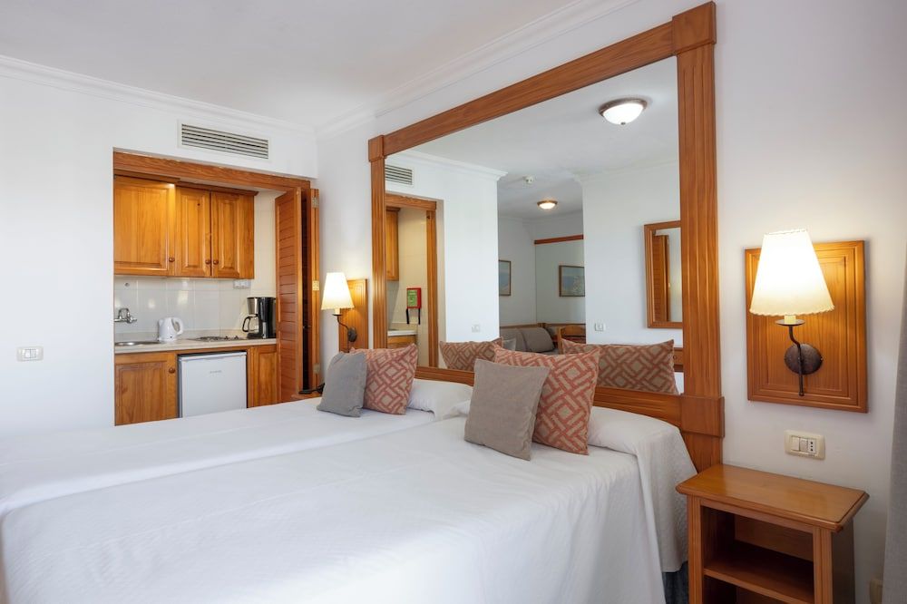 GF Noelia Studio (2 adults)