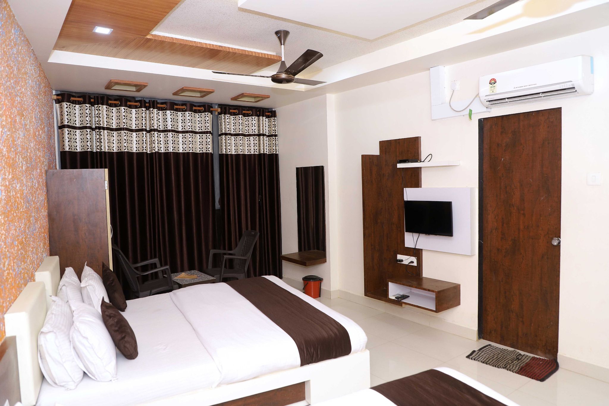 Family 4 Bed Ac Room