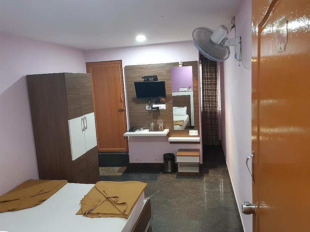 Sapphire Inn Standard Room 5