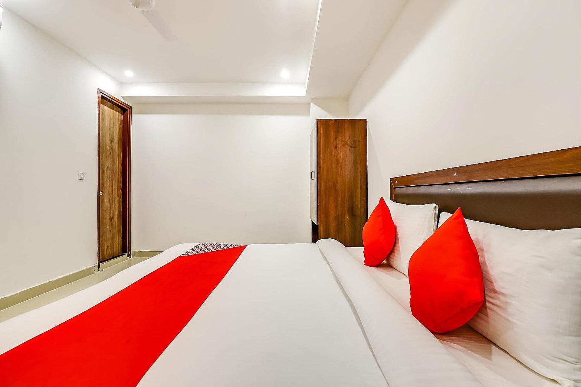 Super Collection O Tilak Nagar Near Pacific Mall Classic Room 4