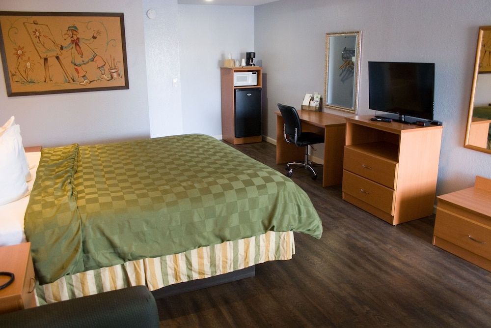 Keefer's Inn Standard Room, 1 King Bed 2