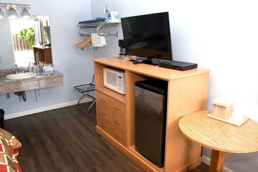 Keefer's Inn Standard Room, 1 Queen Bed 6