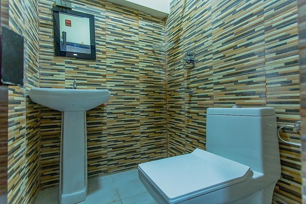 Park Victoria Economy Room with Free Wi-fi (no window) 4