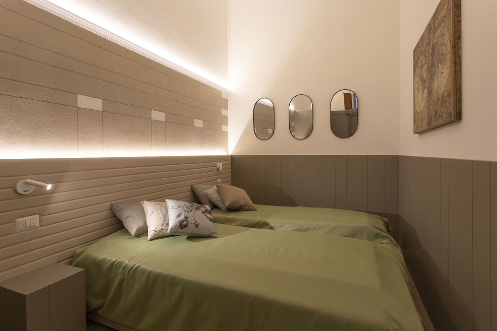 undefined Palazzo dei Ciompi Suites 4