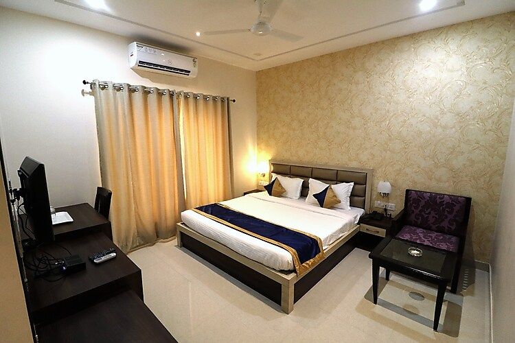 Blueberry Inn Executive Room 2