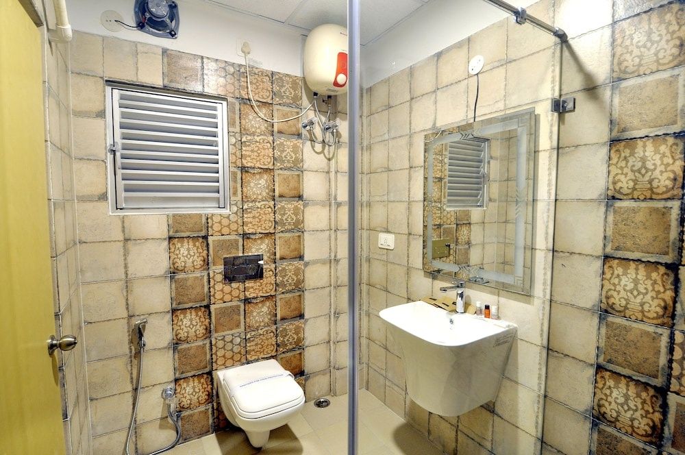 HOTEL SHREESH KOLKATA Premium AC Room 37