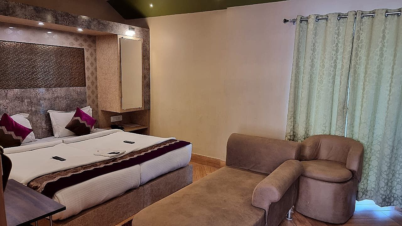 HOTEL SHREESH KOLKATA Premium AC Room 21