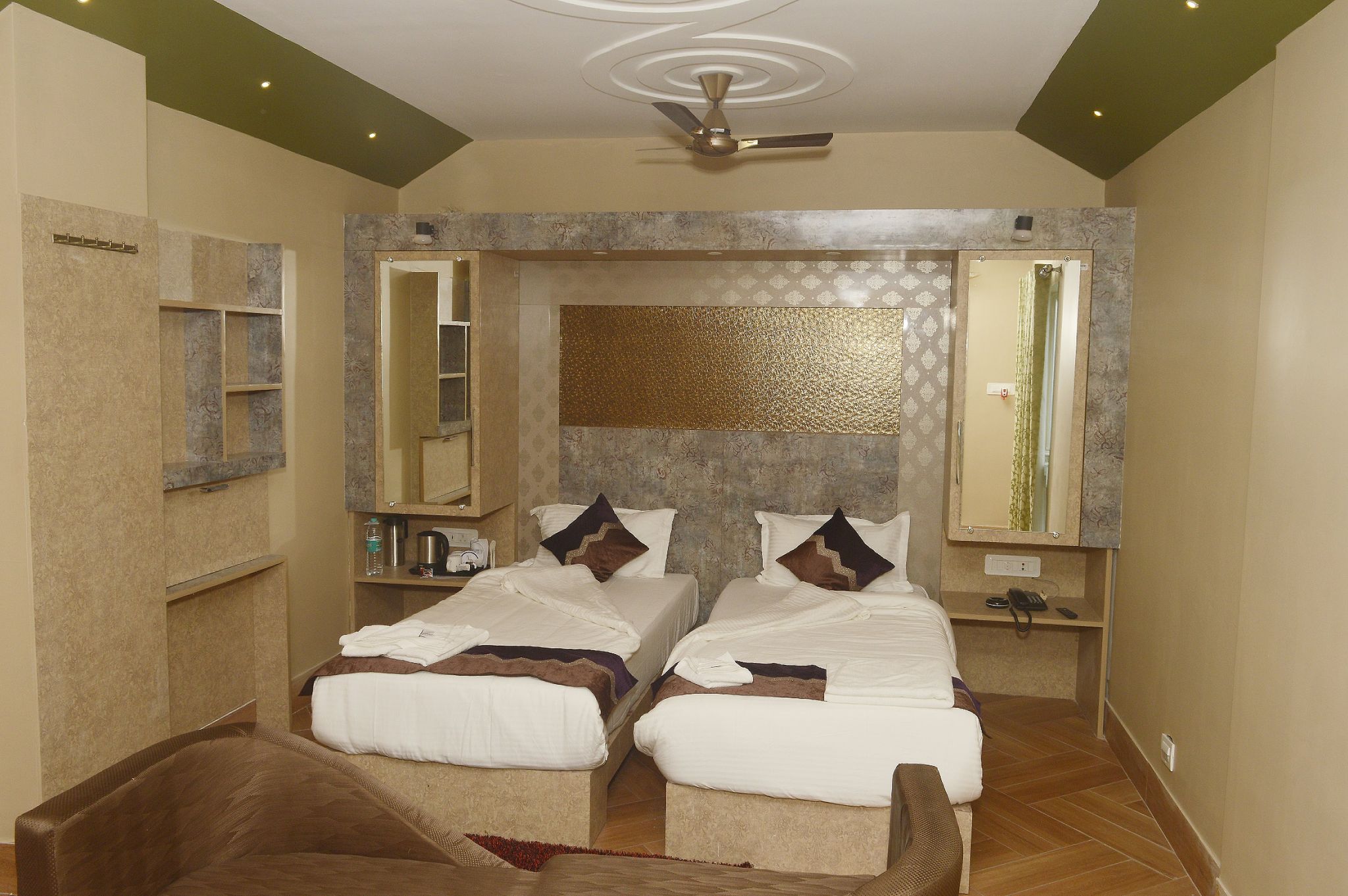 HOTEL SHREESH KOLKATA Premium AC Room 28