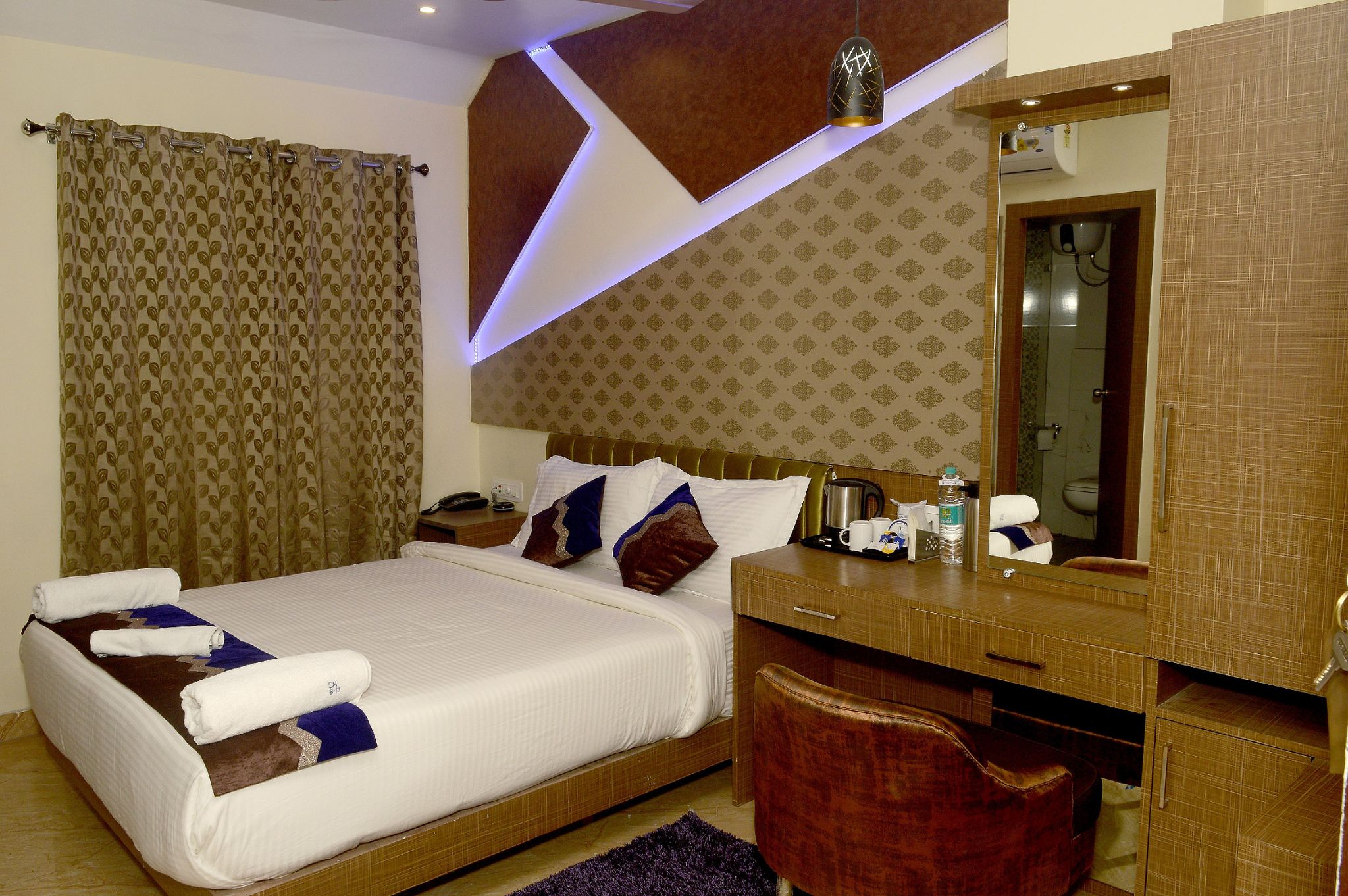HOTEL SHREESH KOLKATA Premium AC Room 12