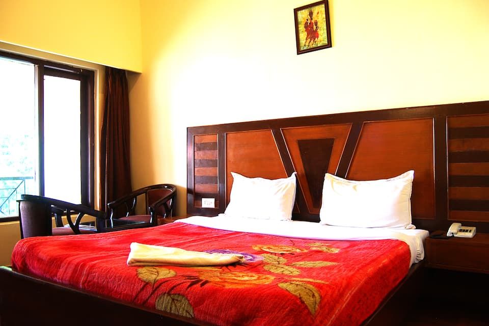 The Byke Select Sunshine Grand (Ooty) Super Deluxe Room 17