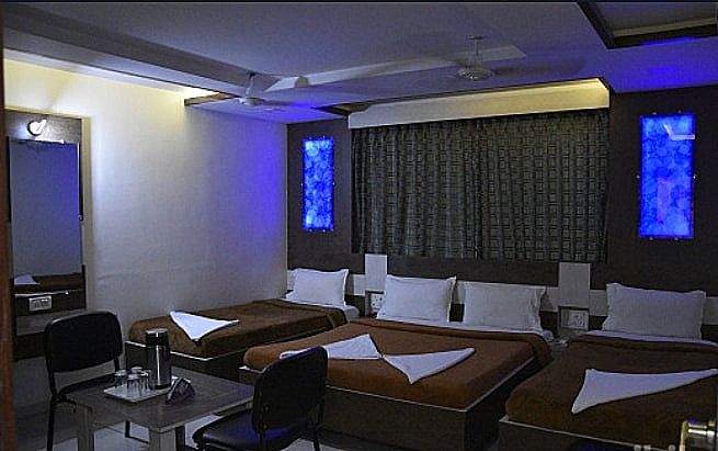 undefined HOTEL MIDTOWN 5