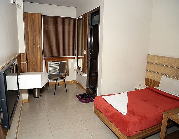 AC Deluxe Room
