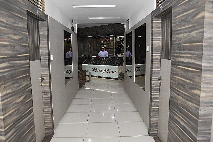 undefined HOTEL MIDTOWN 3