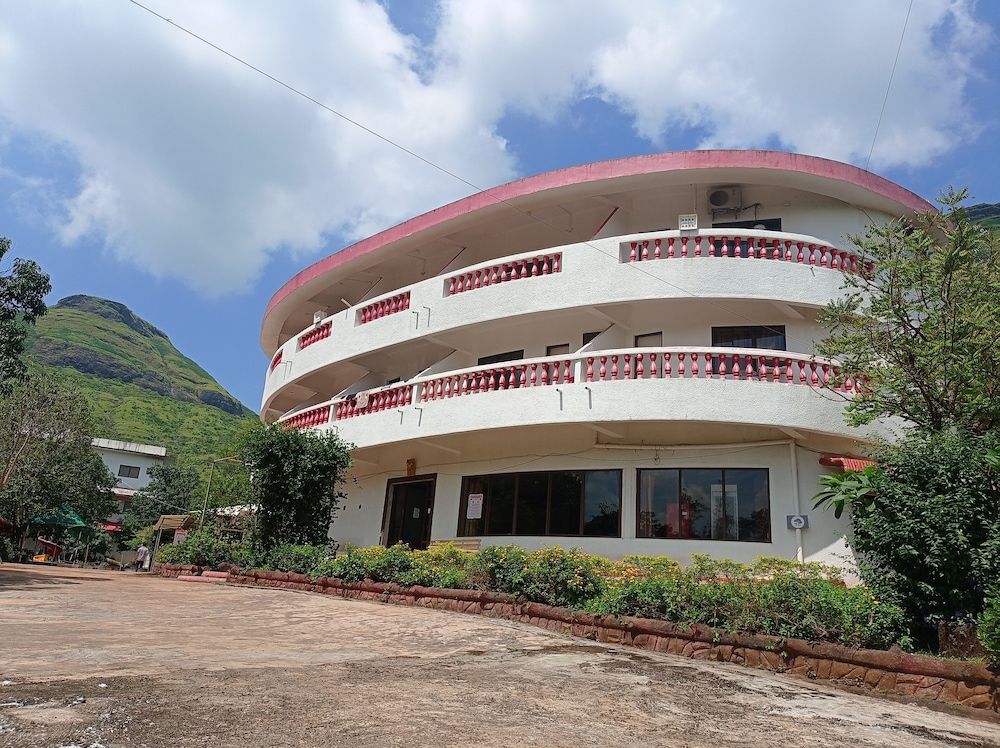 undefined Golden Resort and Farm