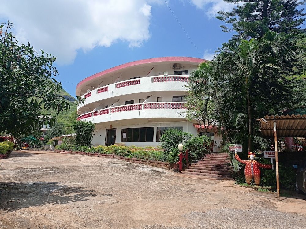 undefined Golden Resort and Farm 4