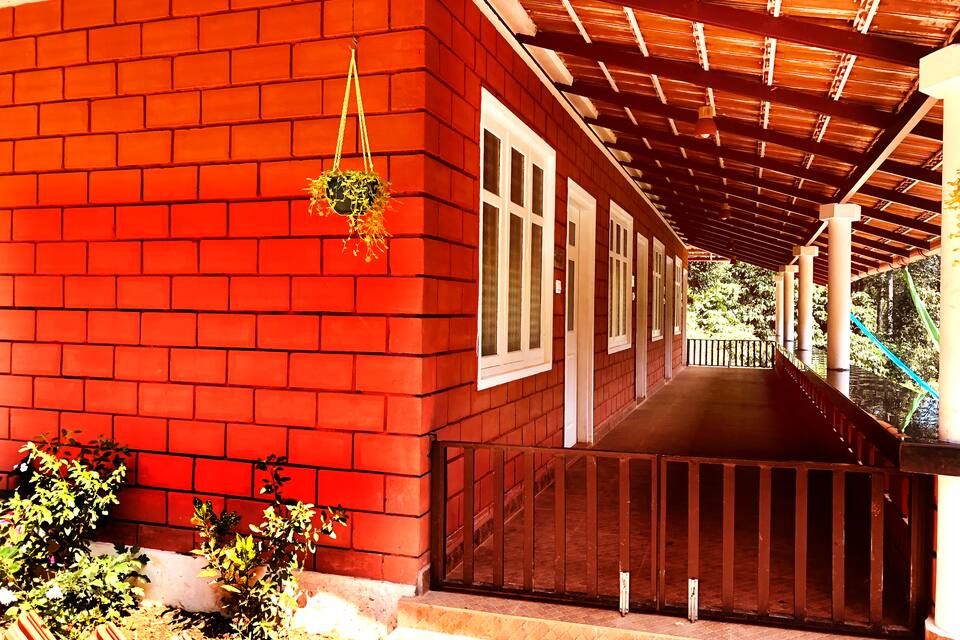 CG ALA - The Coffee Grove Family AC Cottages