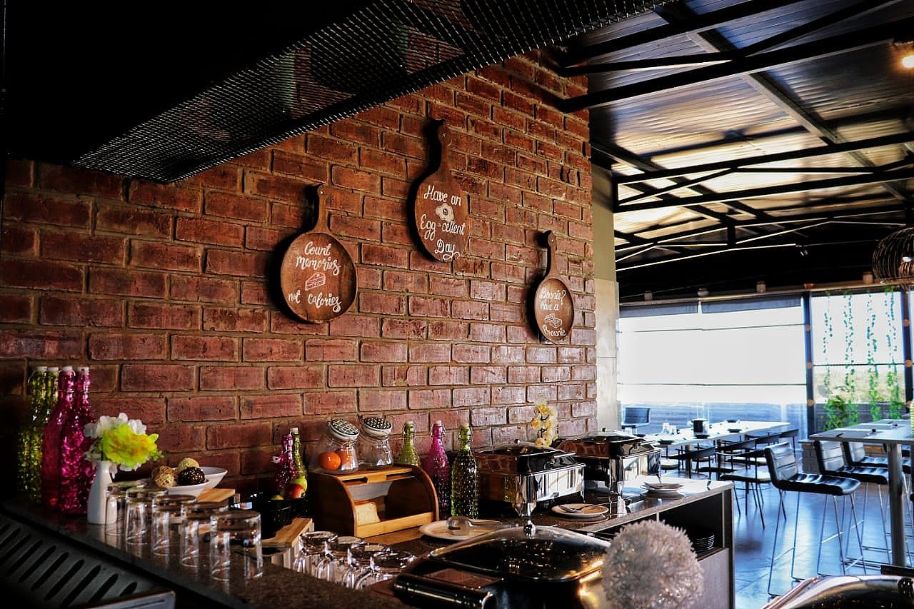 Food & Dining