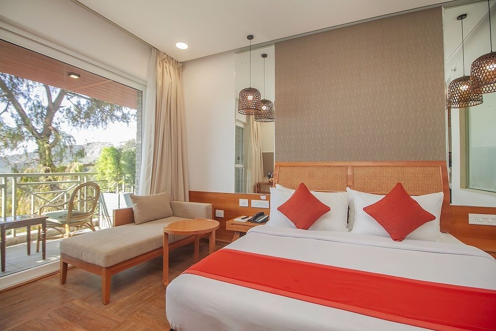 Yog Wellness Resort & Spa by Amritara Executive Room with Balcony and Valley View 11
