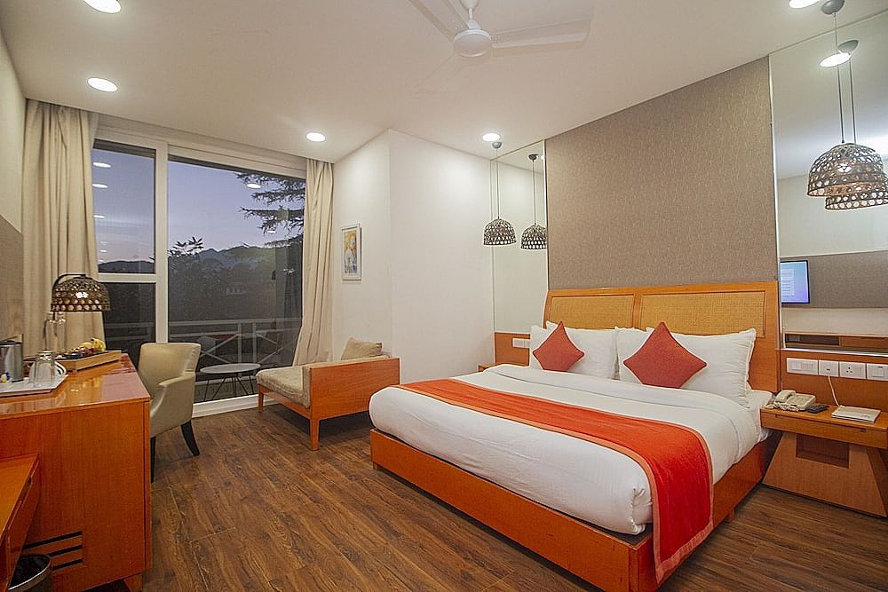 Yog Wellness Resort & Spa by Amritara Executive Room with Balcony and Valley View 13