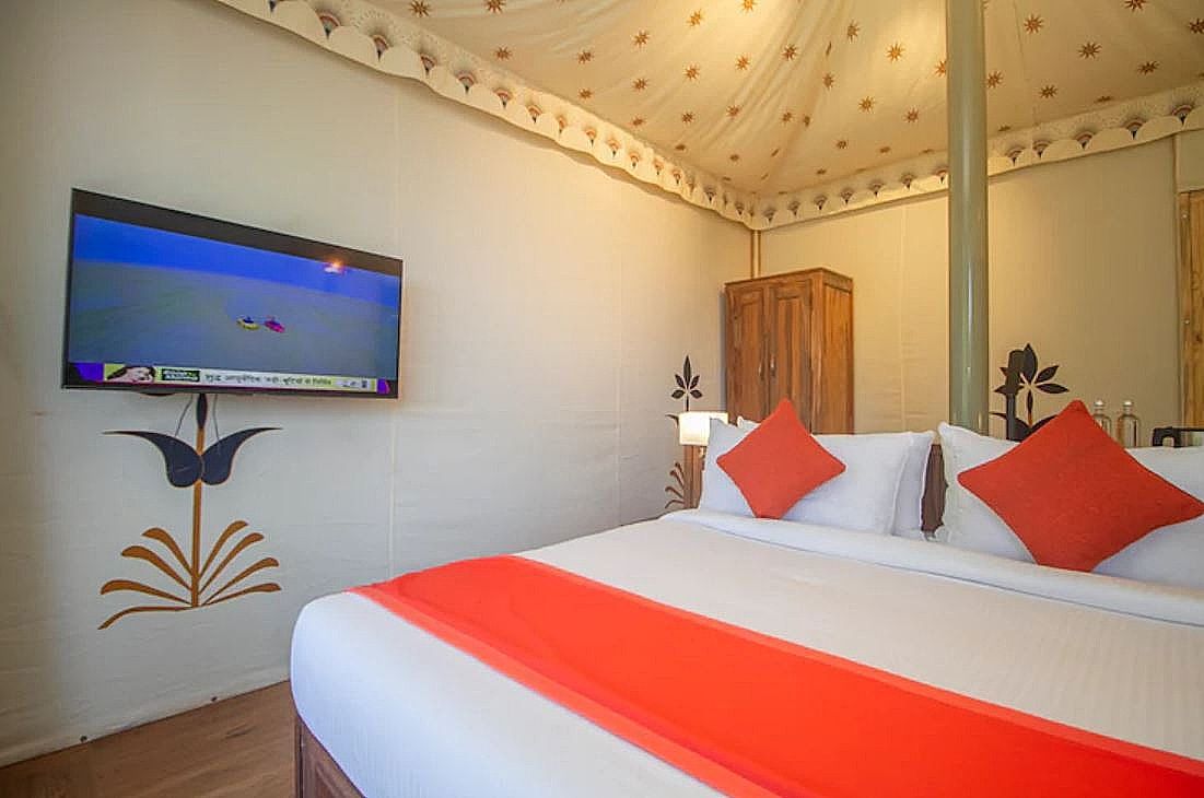 Luxury Tents With Balcony and Valley view