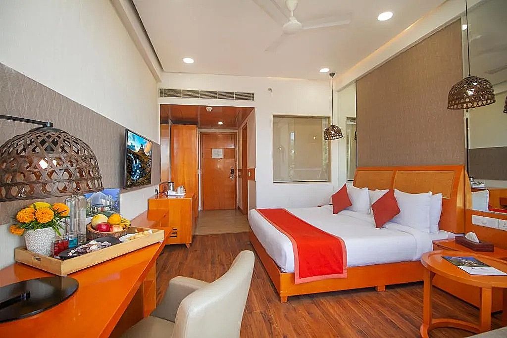Yog Wellness Resort & Spa by Amritara Executive Room with Balcony and Valley View 15