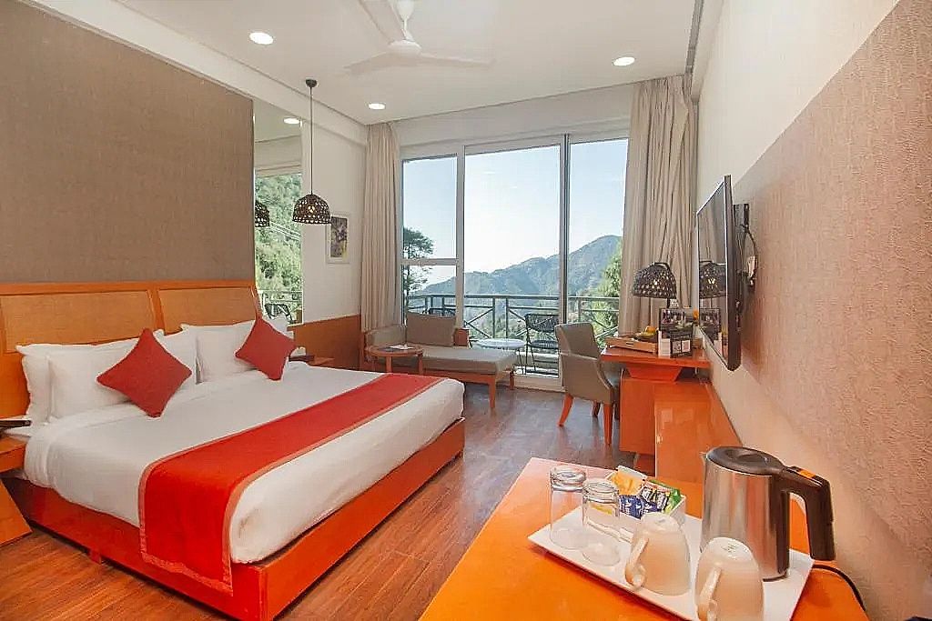 Yog Wellness Resort & Spa by Amritara Executive Room with Balcony and Valley View 16