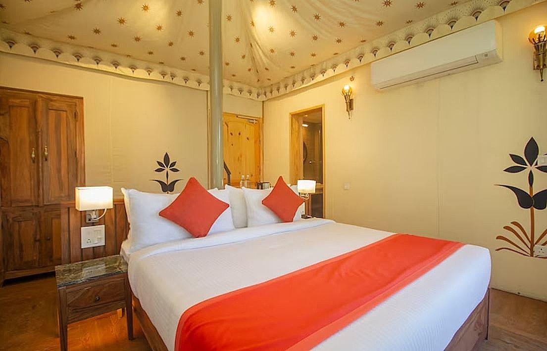 Luxury Tents With Balcony and Valley view