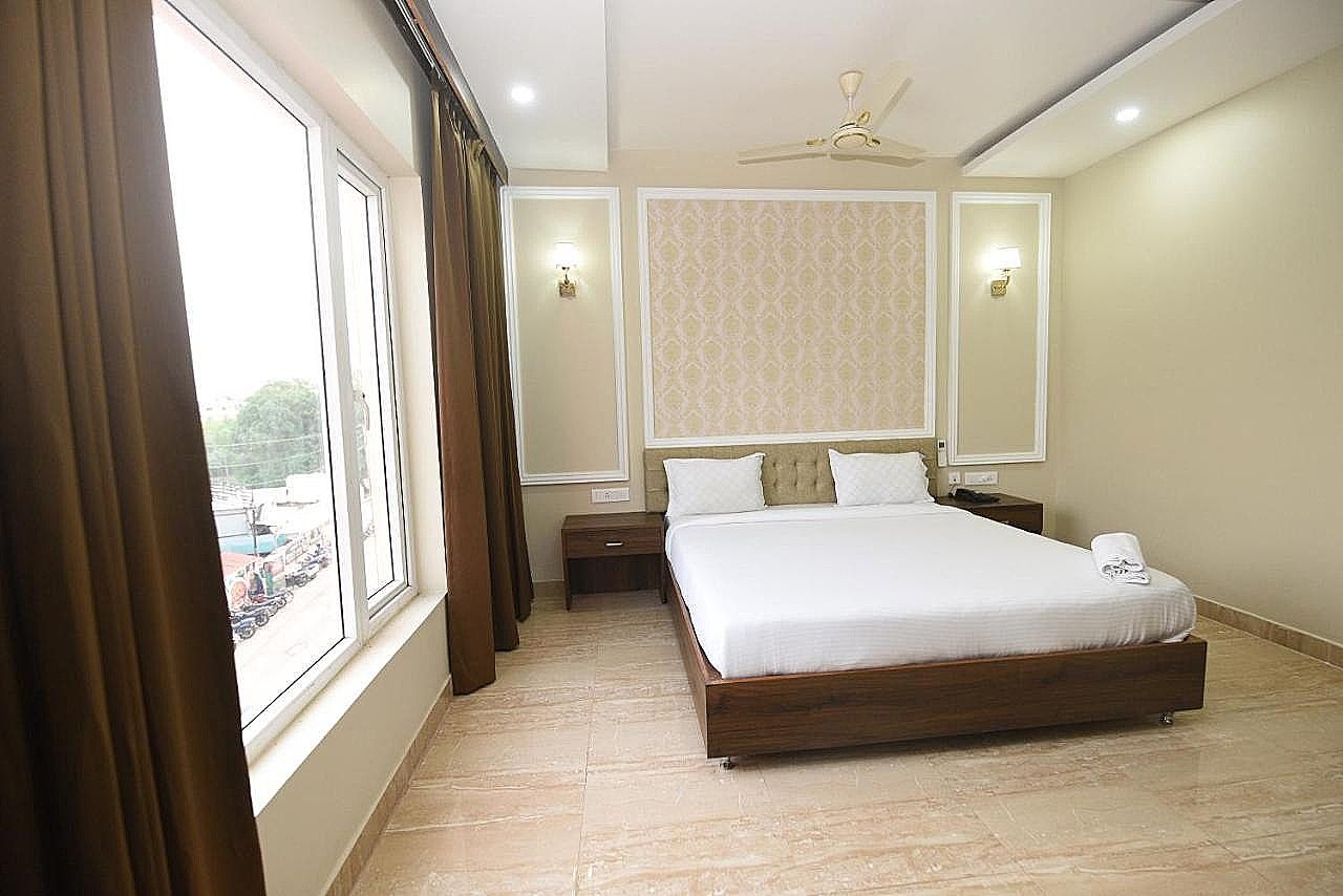 HOTEL NILAY RESIDENCY EXECUTIVE AC ROOM 2