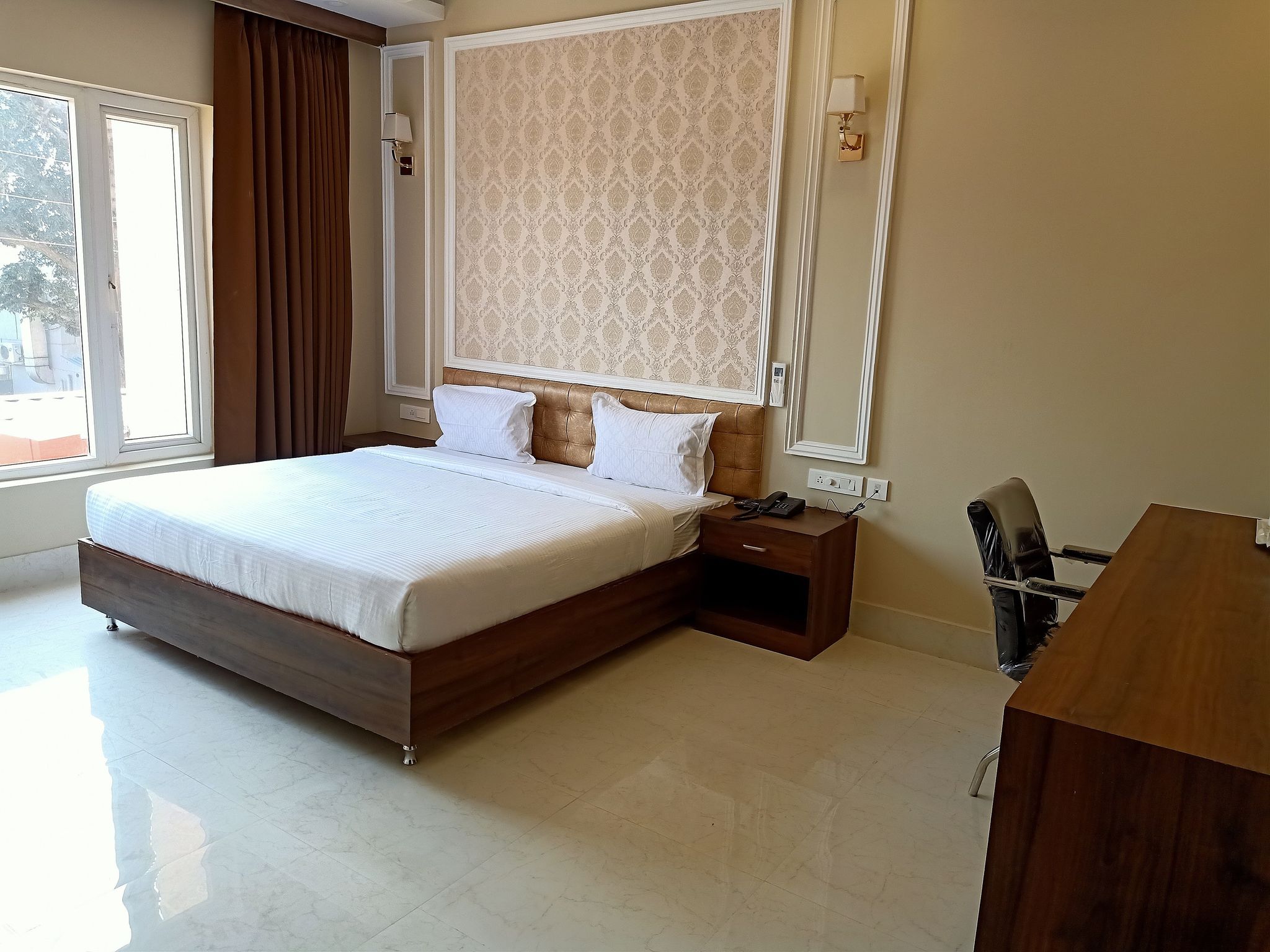 HOTEL NILAY RESIDENCY EXECUTIVE AC ROOM