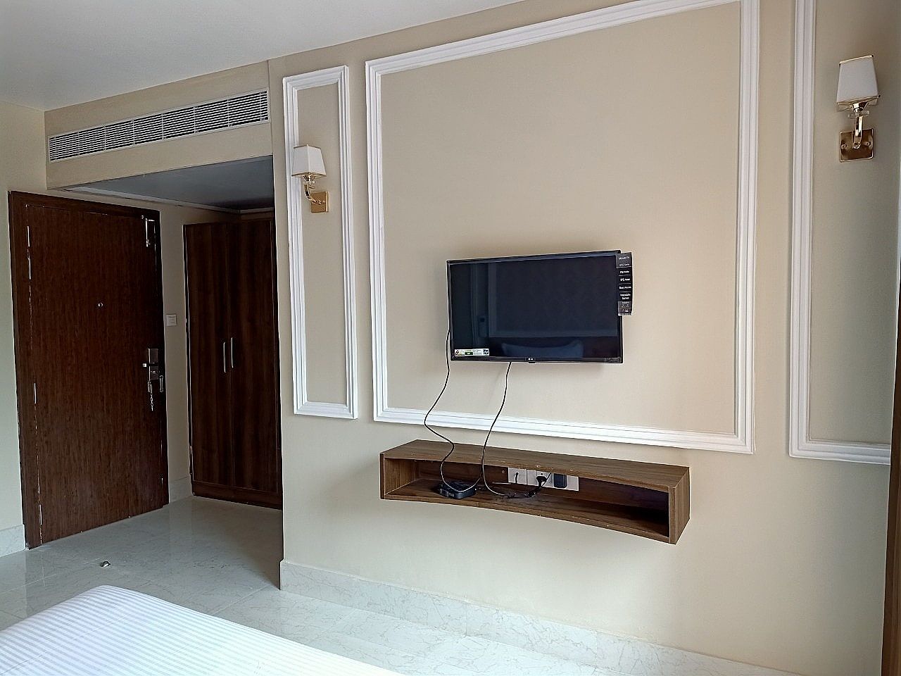 HOTEL NILAY RESIDENCY EXECUTIVE AC ROOM 14