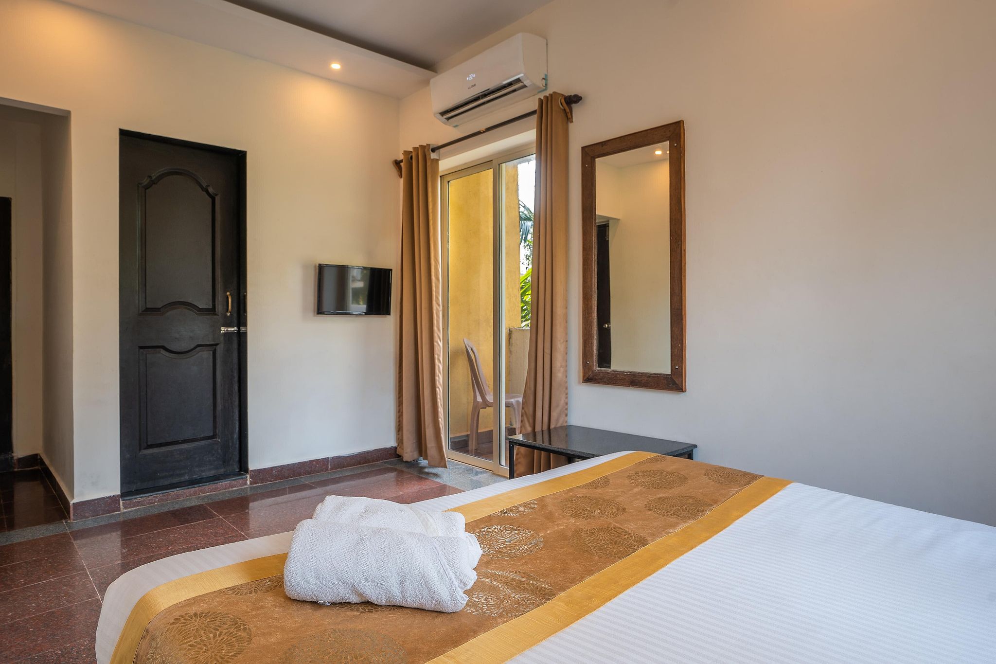 Derive Hotel By Amor Classic Room Without Balcony