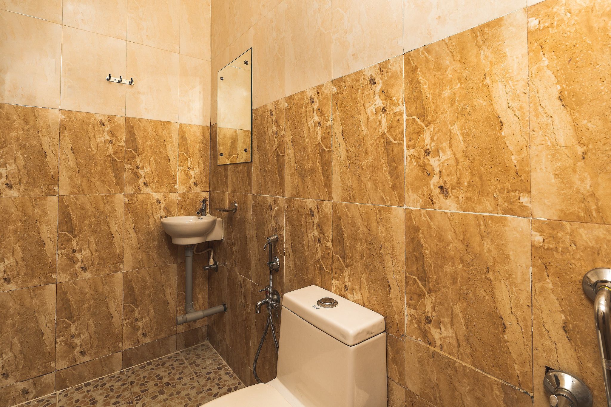 Derive Hotel By Amor Classic Room Without Balcony 8