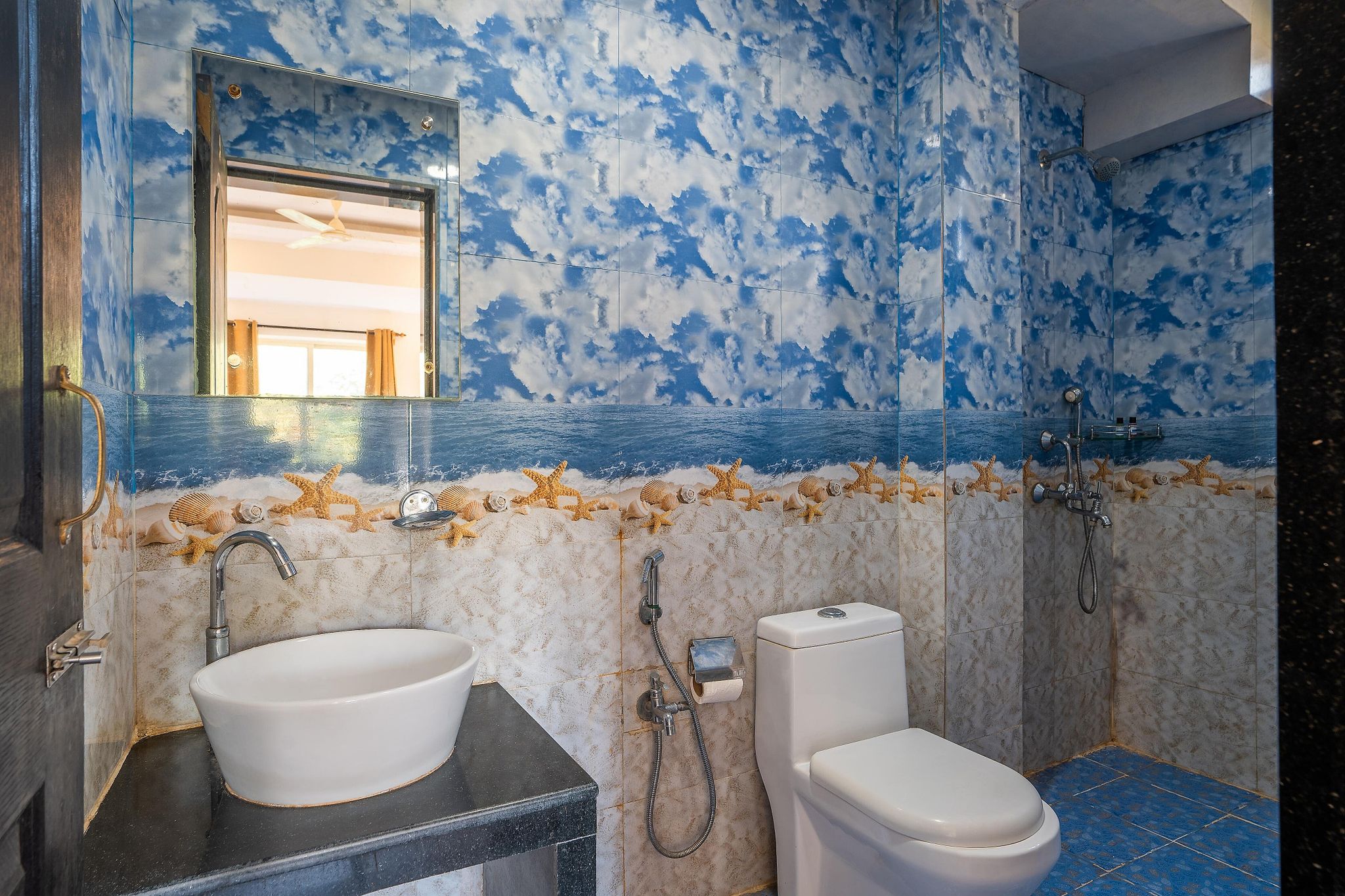 Derive Hotel By Amor Classic Room Without Balcony 2