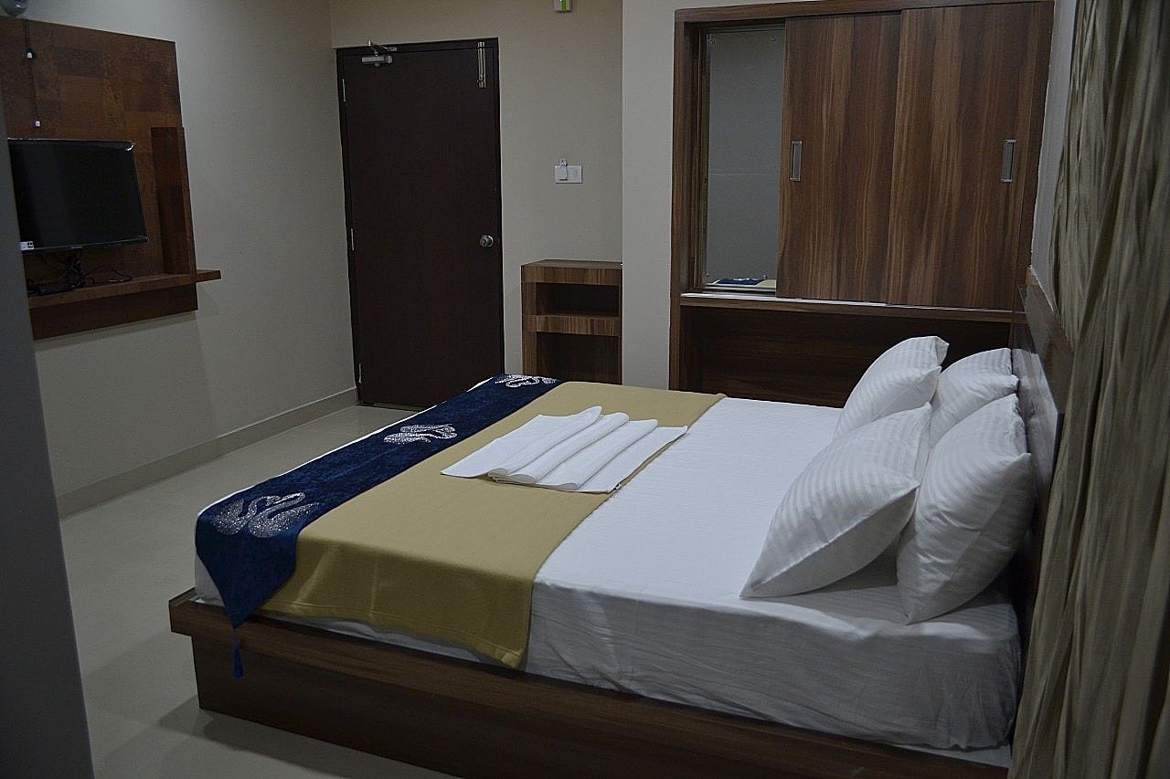 Hotel Saarang Forever Executive Room 3