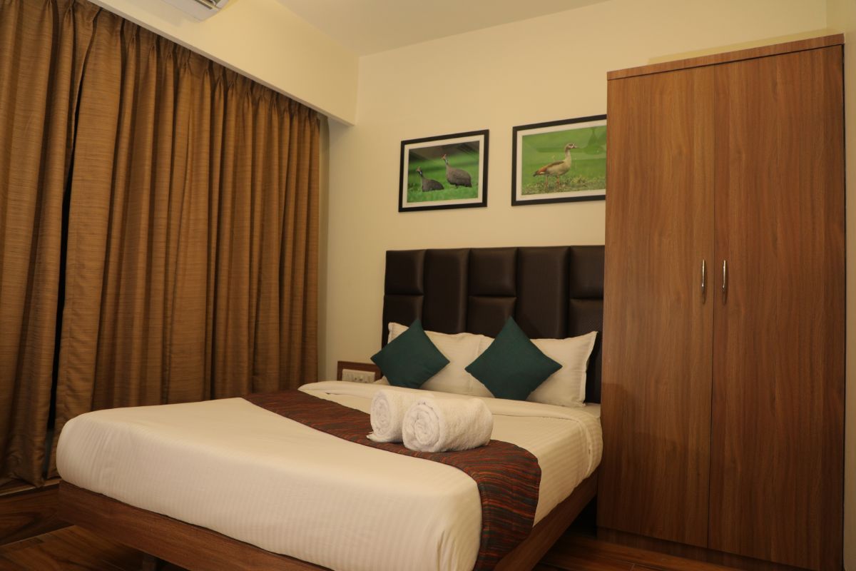 Deluxe Creek View Room