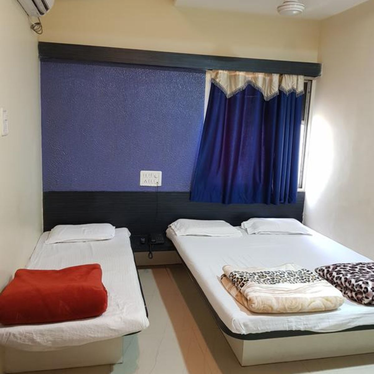 Tripple bedded Non AC