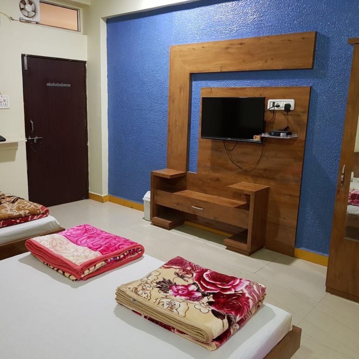 Tripple bedded Non AC