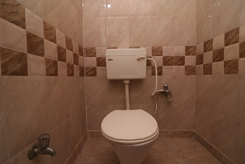 Hotel Saraogi Deluxe AC Room 7