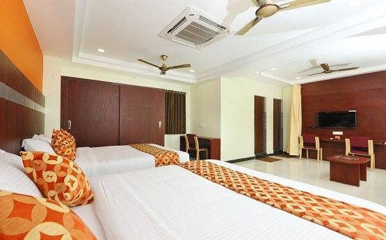 HOTEL RAMCHARAN RESIDENCY Deluxe 4 Bedded AC Family Room