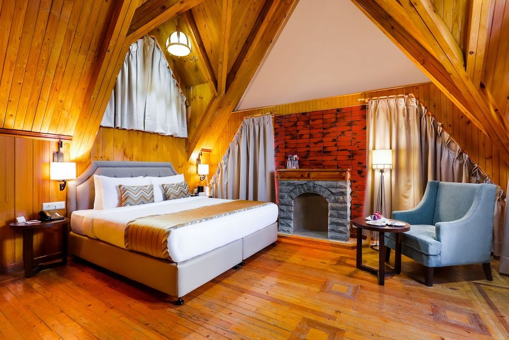 Executive Rooms with Valley View & Balcony