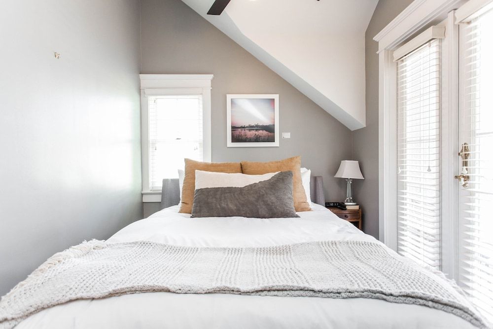 Queen Bed Deck (William Gilliss)