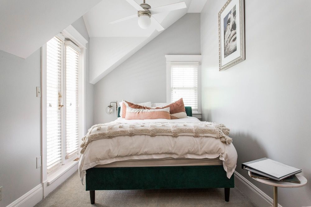 Queen Bed Deck (Mary Atkins)