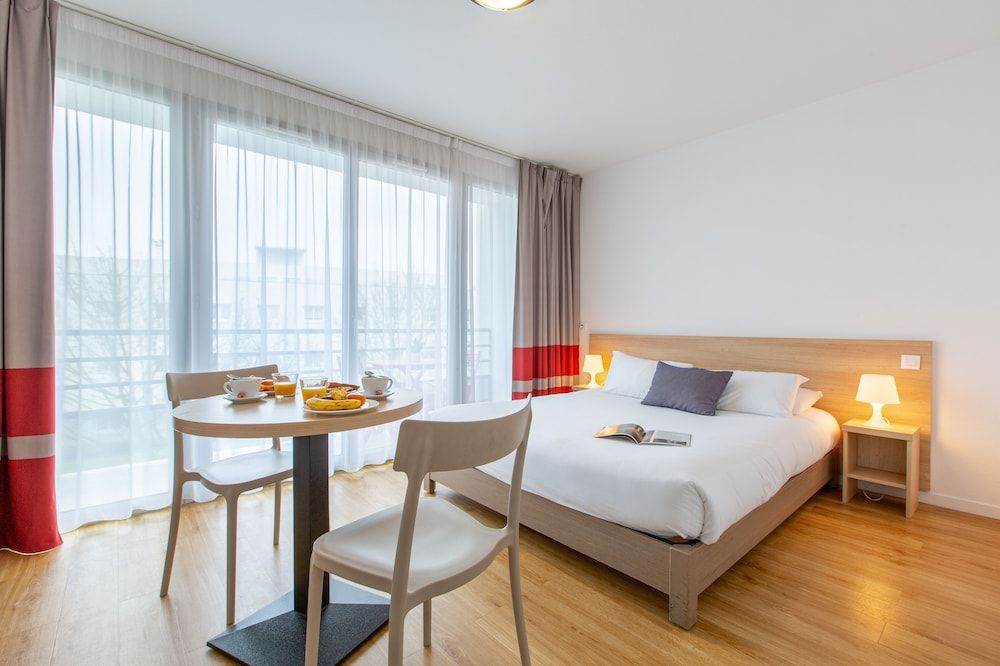 Comfort Aparthotel Le Mans Studio, 1 Double Bed (Upgrade) 3