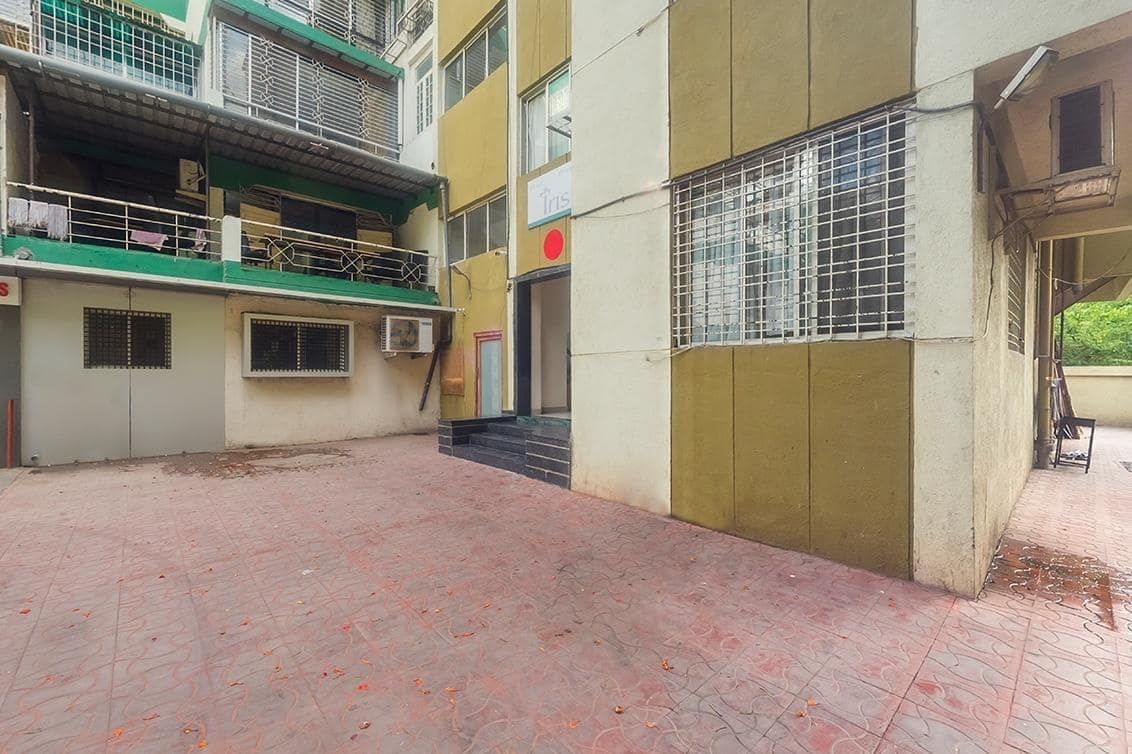 undefined Hotel IRIS 8