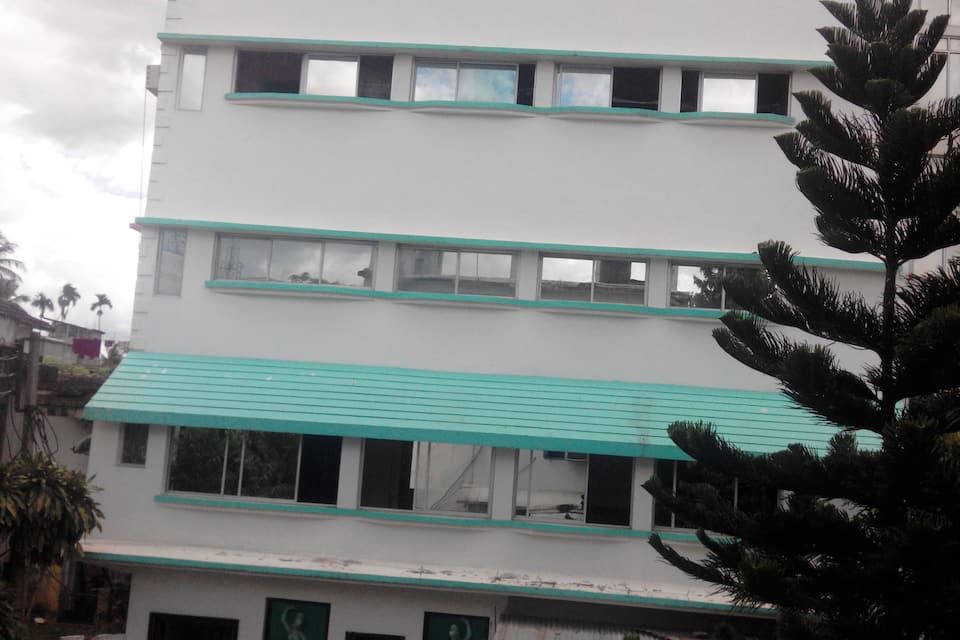 undefined Executive Inn 6