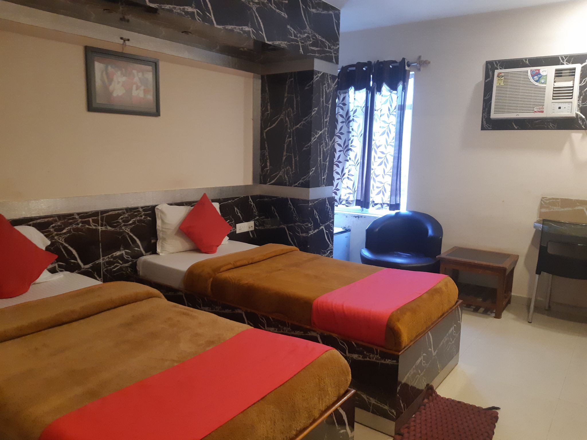 undefined Executive Inn 3