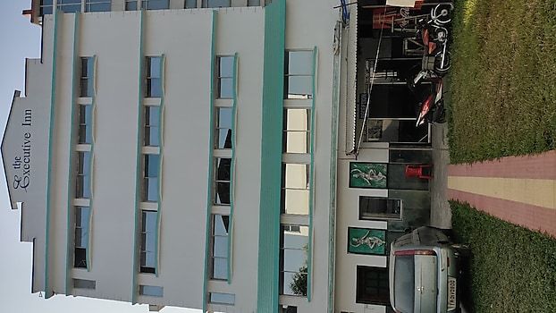undefined Executive Inn 7