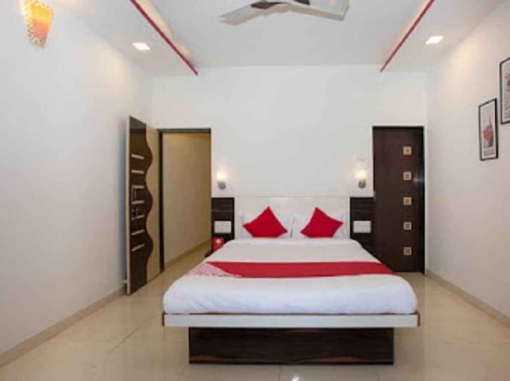 Deluxe Room, 1 King Bed