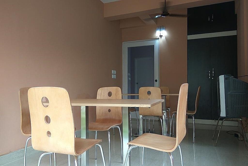 Food & Dining